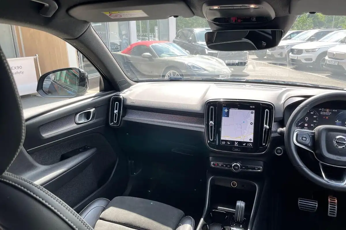 2021-volvo-xc40-15-t5-r-design-pro-258bhp-big-30