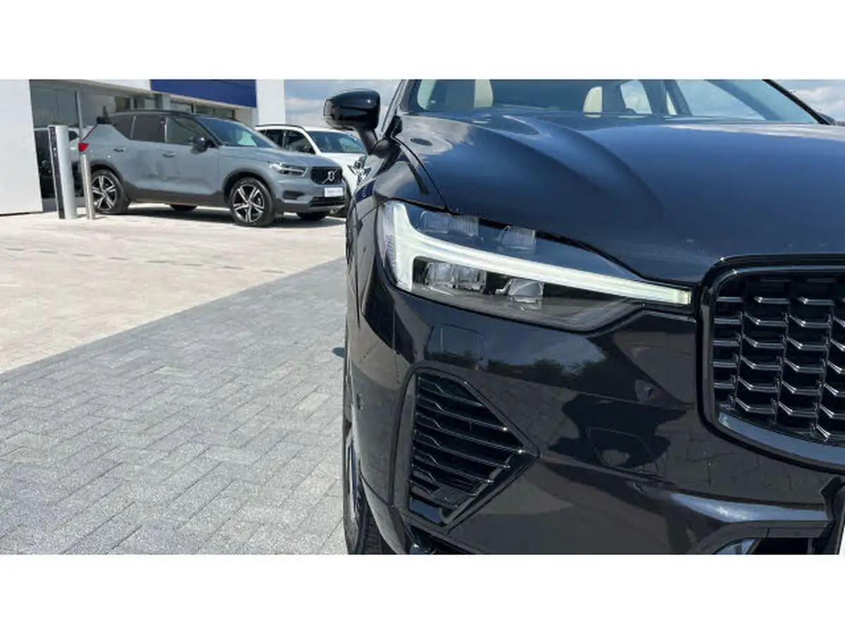 2024-volvo-xc60-20-t8-ultra-dark-big-39