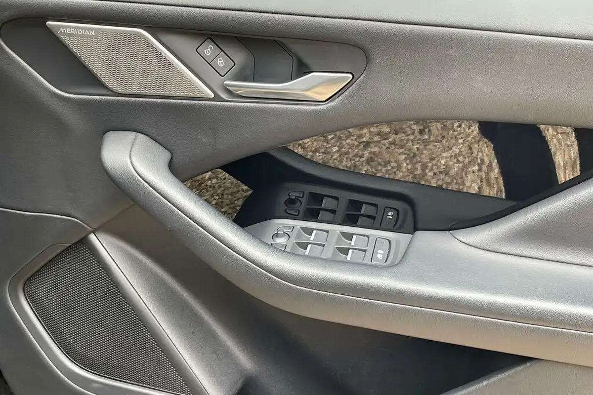 2020-jaguar-i-pace-ev400-s-big-40