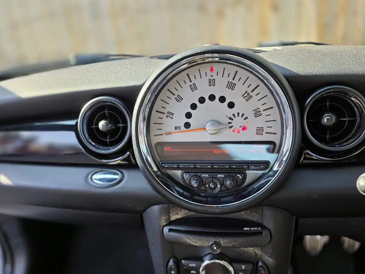 2012-mini-cooper-16-cooper-s-184bhp-coupe-3d-big-11