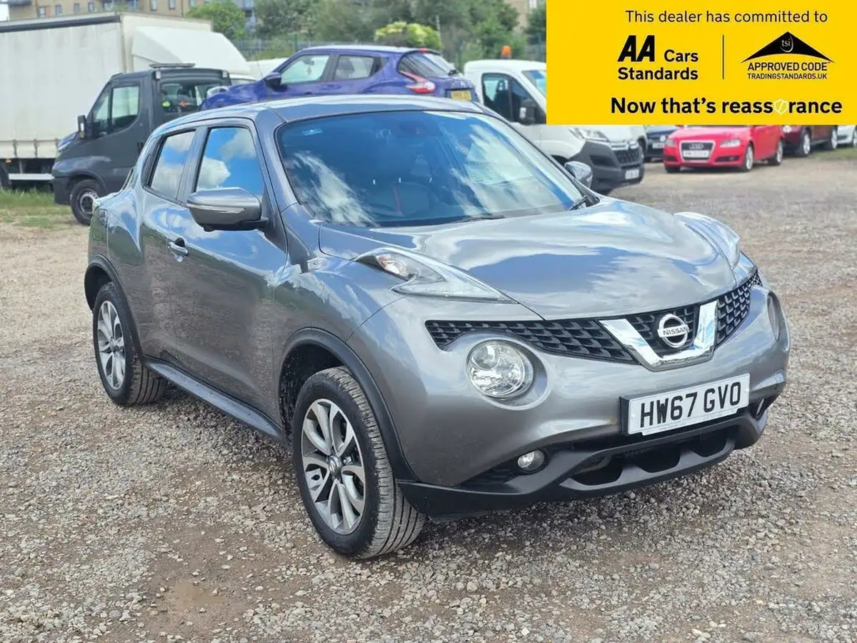 2017-nissan-juke-16-tekna-117ps-1598cc-xtronic-cvt-big-0