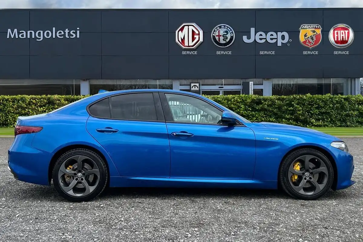 2019-alfa-romeo-giulia-20-veloce-big-3