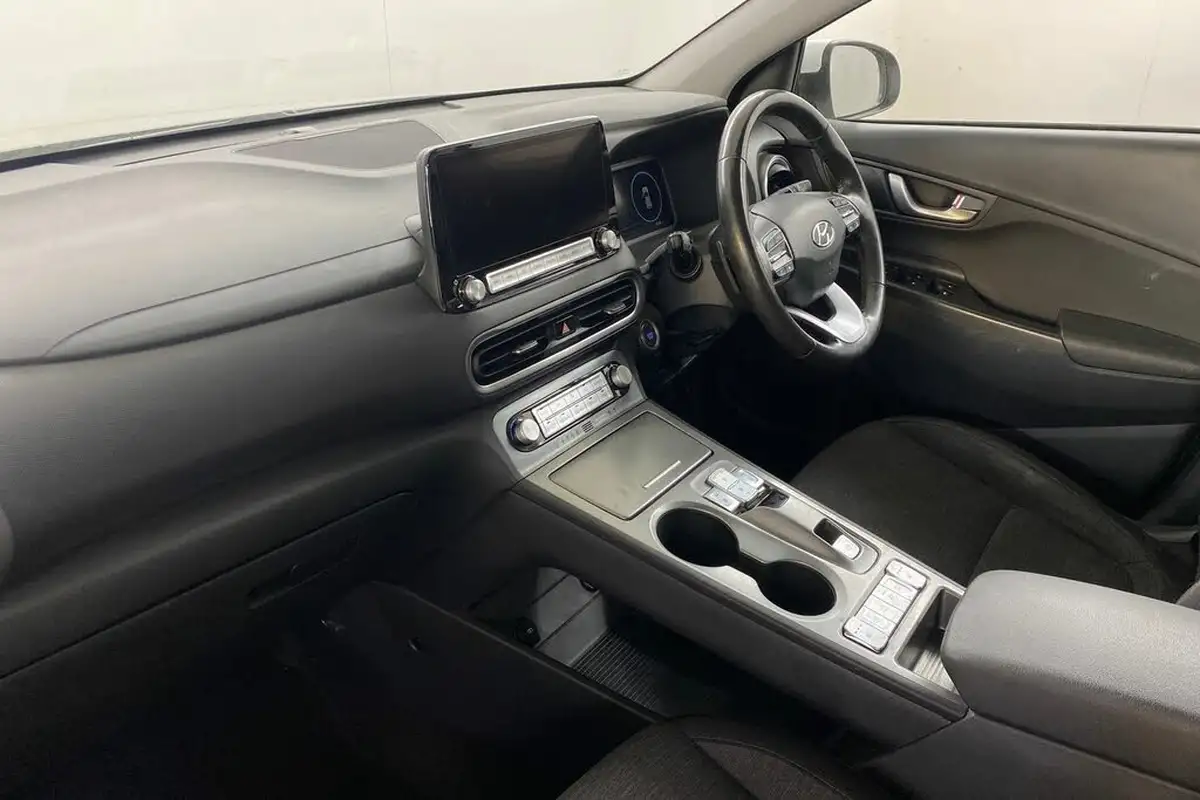 2021-hyundai-kona-e-premium-204ps-64kwh-7kw-obc-big-13