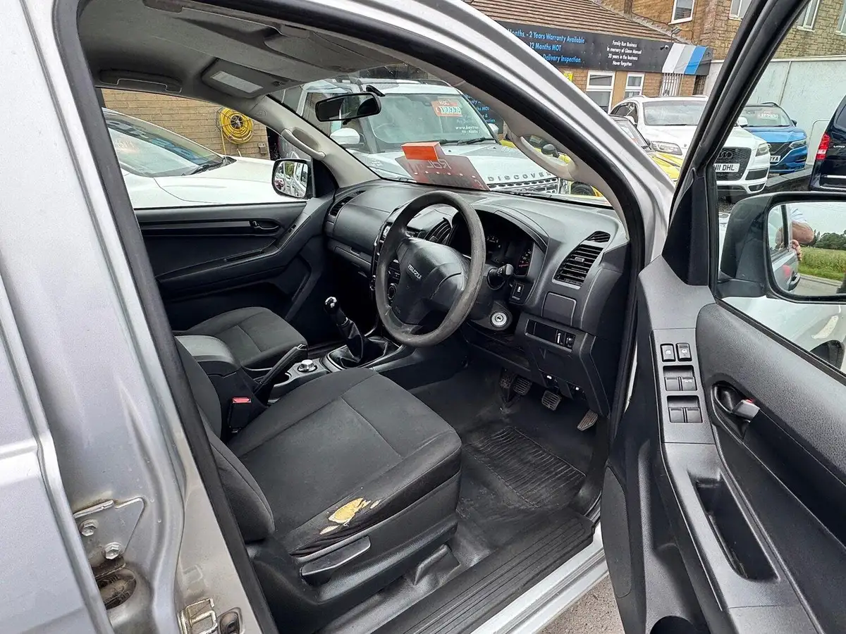 2014-isuzu-d-max-25td-4x4-double-pickup-big-6