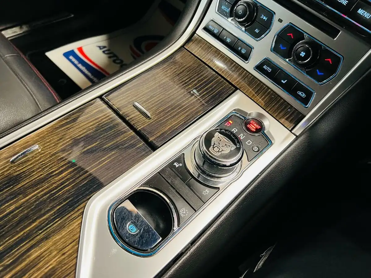 2014-jaguar-xf-22td-r-sport-200ps-saloon-4d-big-46