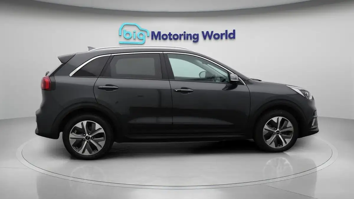 2021-kia-e-niro-ev-2-64-big-8