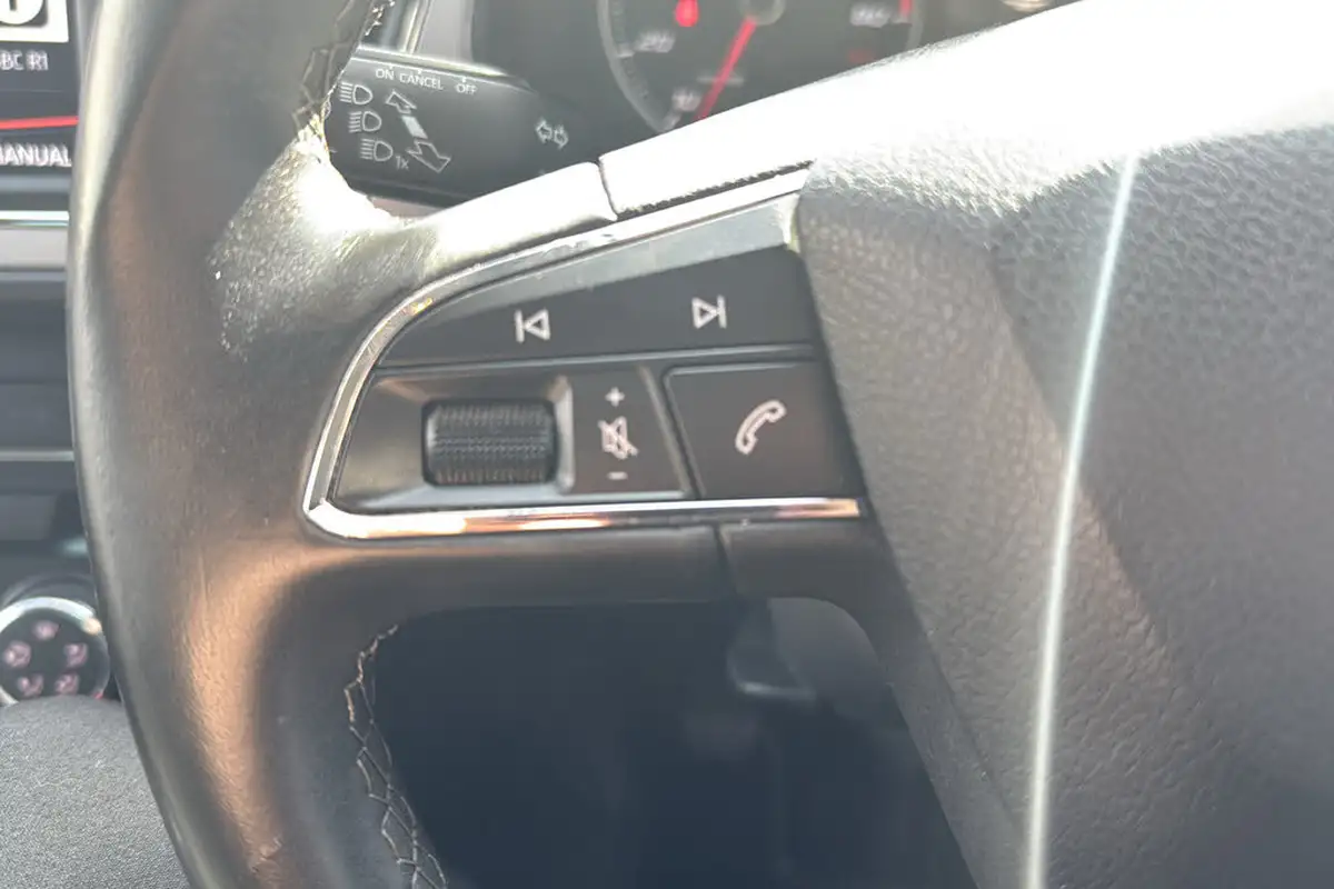 2017-seat-leon-12-tsi-se-dynamic-technology-hatchback-big-29