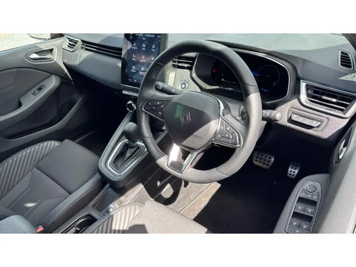 2025-renault-clio-16-esprit-alpine-big-10