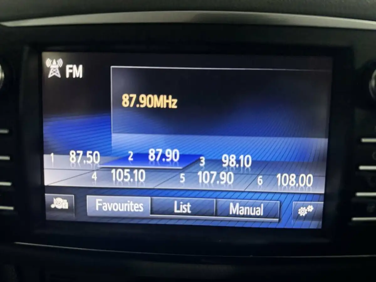 2019-toyota-yaris-15-vvt-i-icon-111bhp-1496cc-big-27