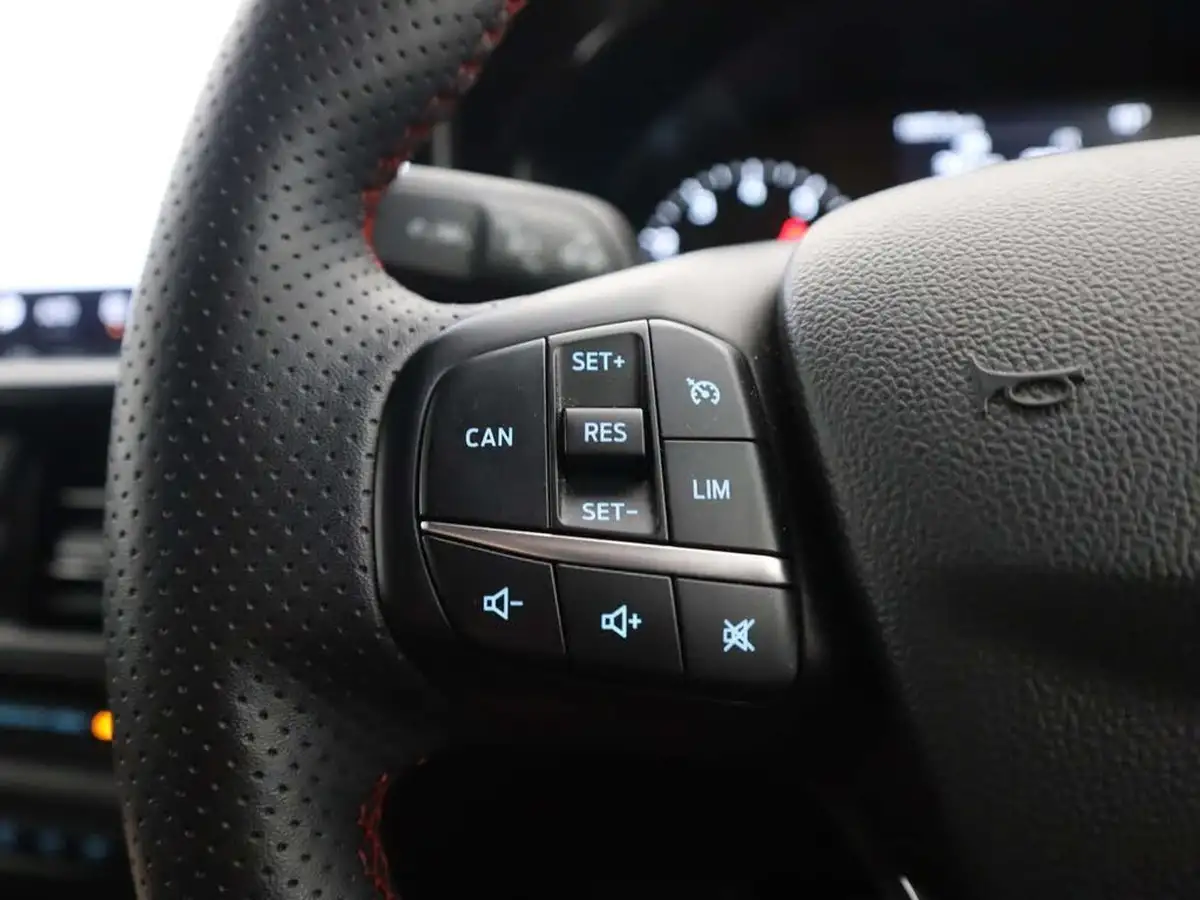 2024-ford-focus-10t-st-line-155ps-estate-powershift-big-35