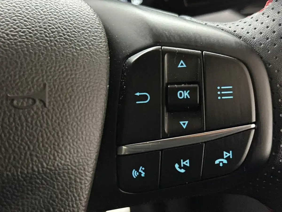 2024-ford-focus-10t-st-line-x-155ps-estate-powershift-big-26