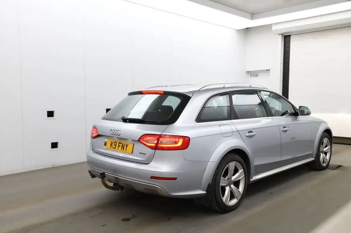 2015-audi-a4-allroad-20td-quattro-s-tronic-big-17