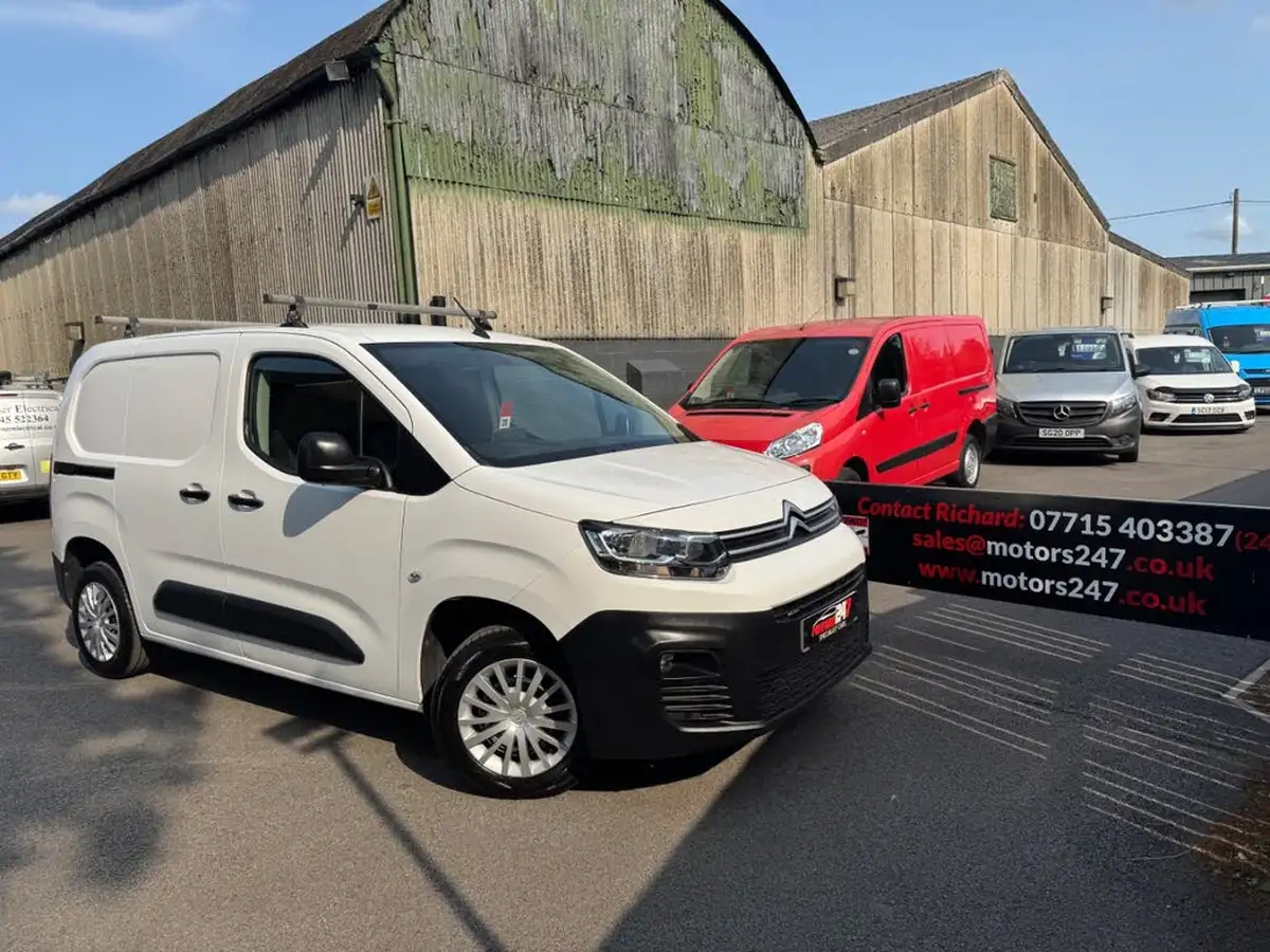 2021-citroen-berlingo-15bluehdi-650-enterprise-ss-big-35