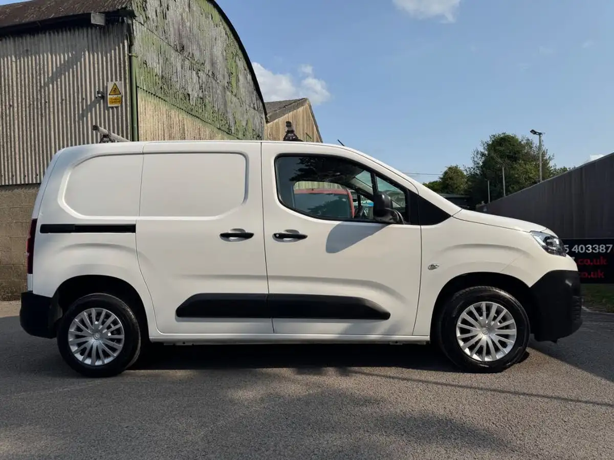 2021-citroen-berlingo-15bluehdi-650-enterprise-ss-big-7