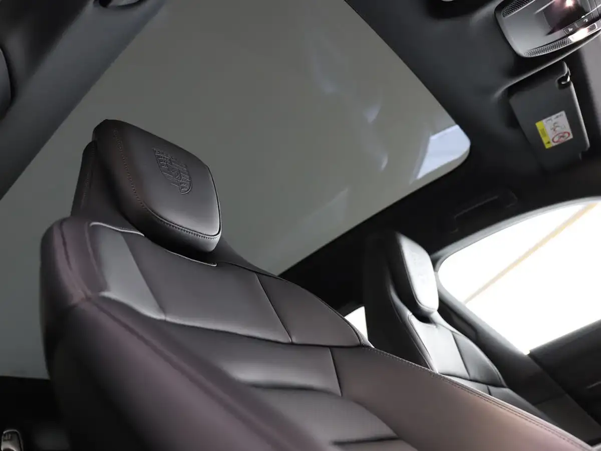 2025-porsche-taycan-e-4s-cross-turismo-598ps-big-37