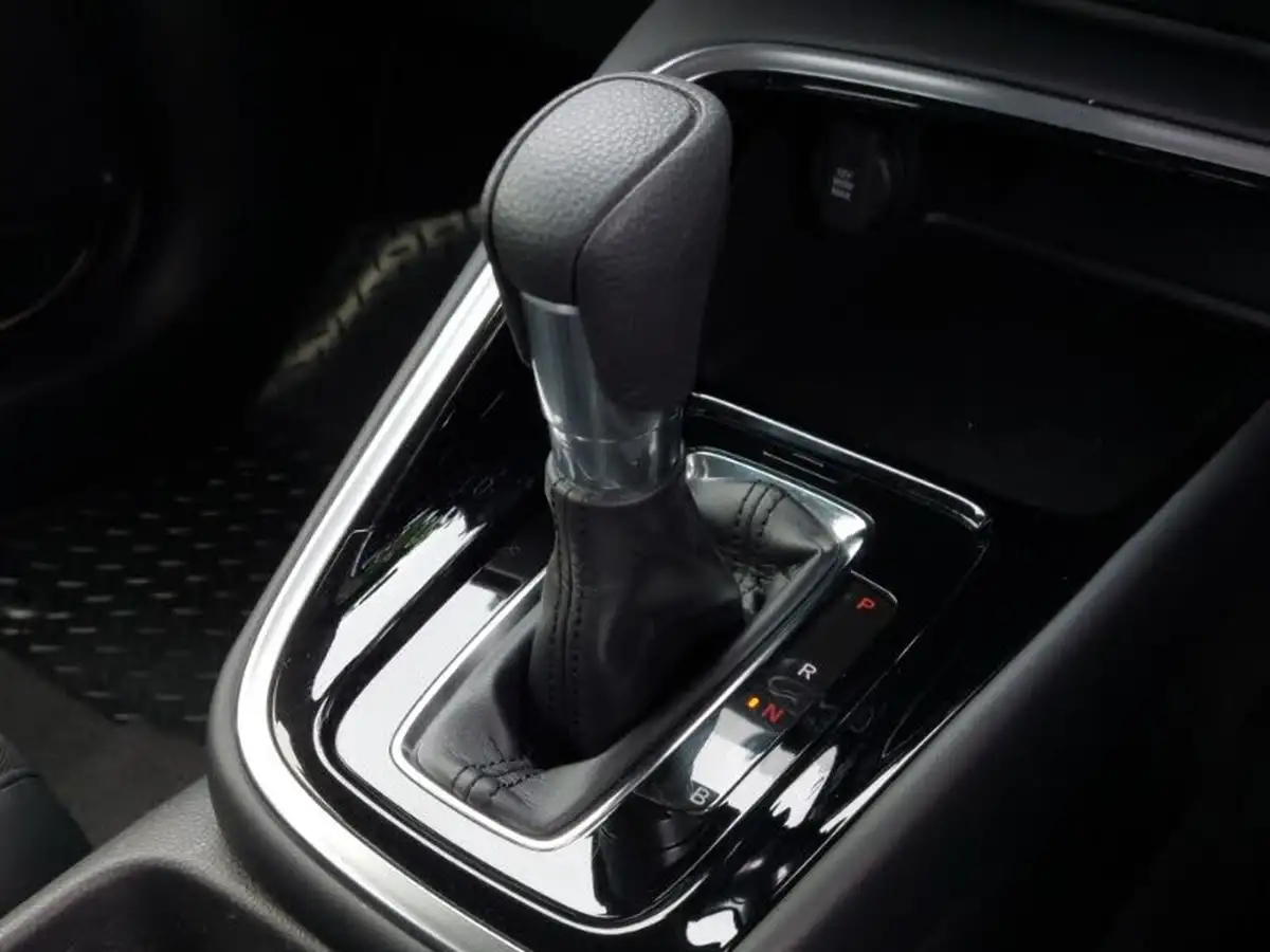 2022-honda-hr-v-15-i-mmd-advance-big-13