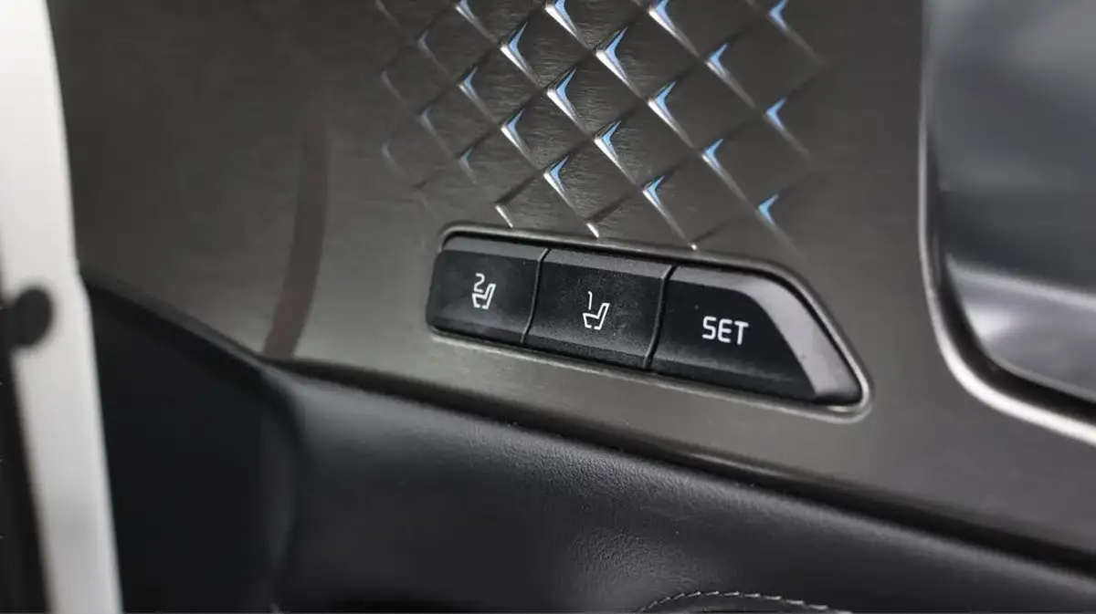 2021-kia-sorento-16-t-gdi-4-226bhp-hev-big-20