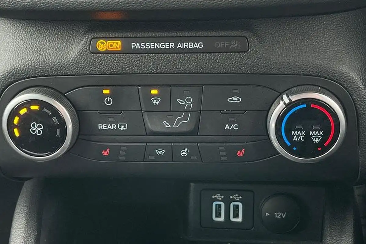 2021-ford-focus-10t-st-line-edition-125ps-hatchback-big-30