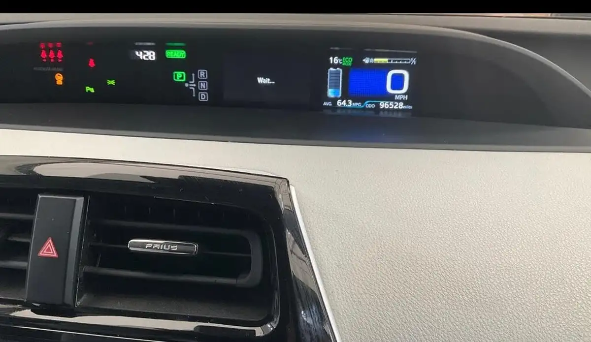 2019-toyota-prius-18-vvt-i-excel-cvt-big-6