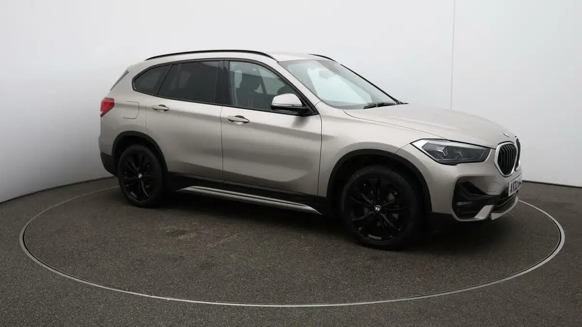 2022-bmw-x1-20td-sdrive18d-sport-big-46