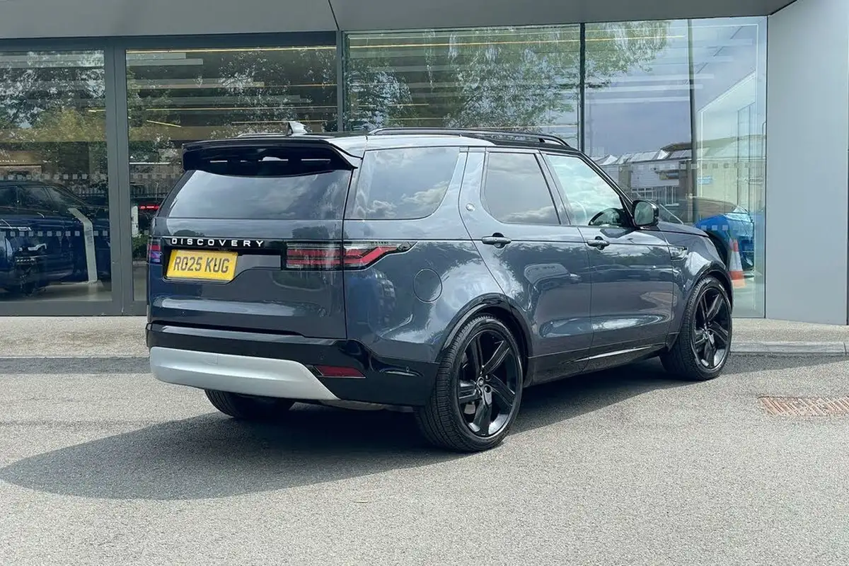 2025-land-rover-discovery-30-d350-metropolitan-edition-big-6
