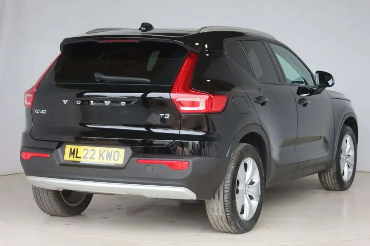 2021-volvo-xc40-15-t3-momentum-161bhp-big-13