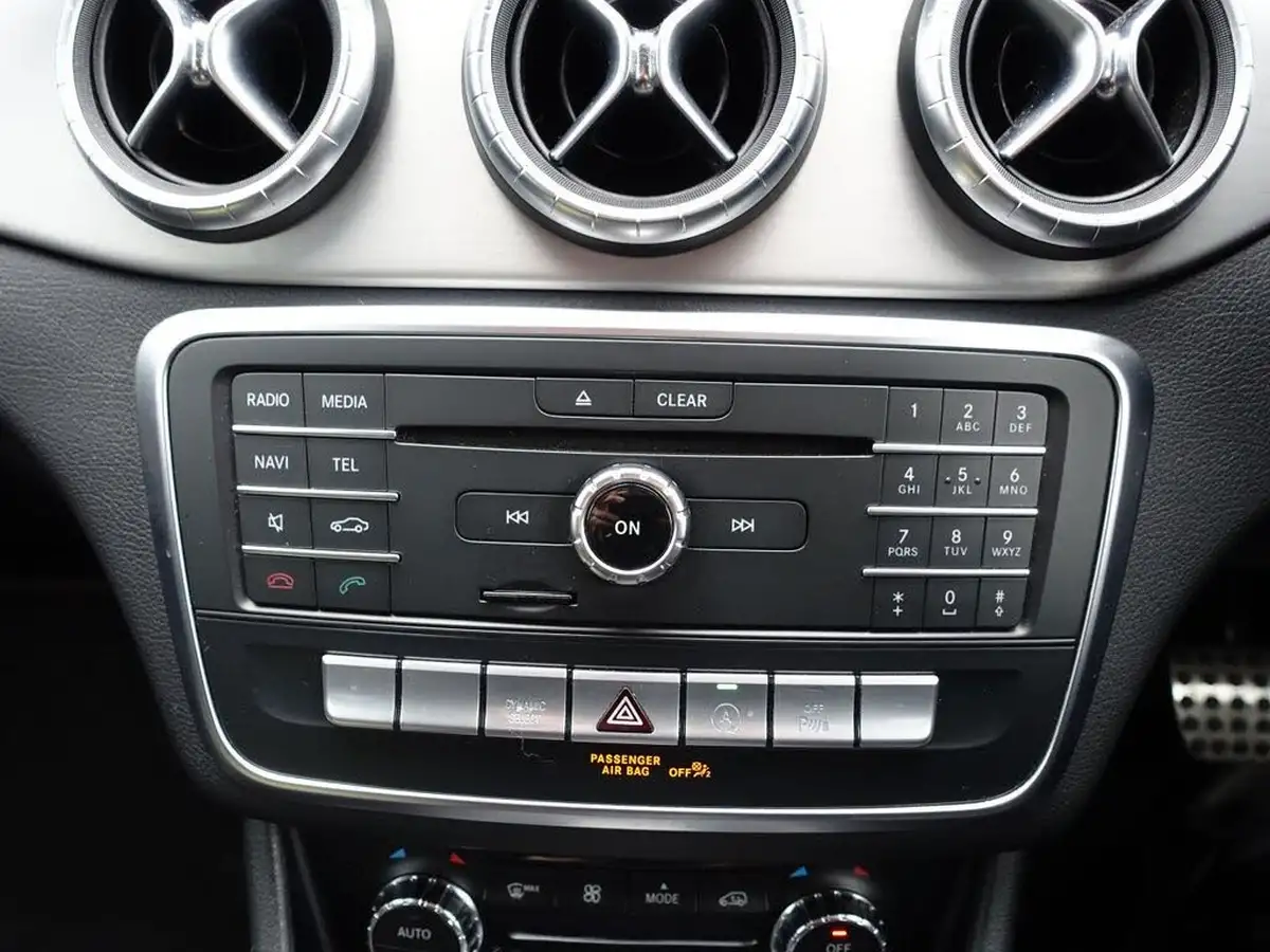 2018-mercedes-benz-cla-21d-cla-220-amg-line-coupe-4d-big-29