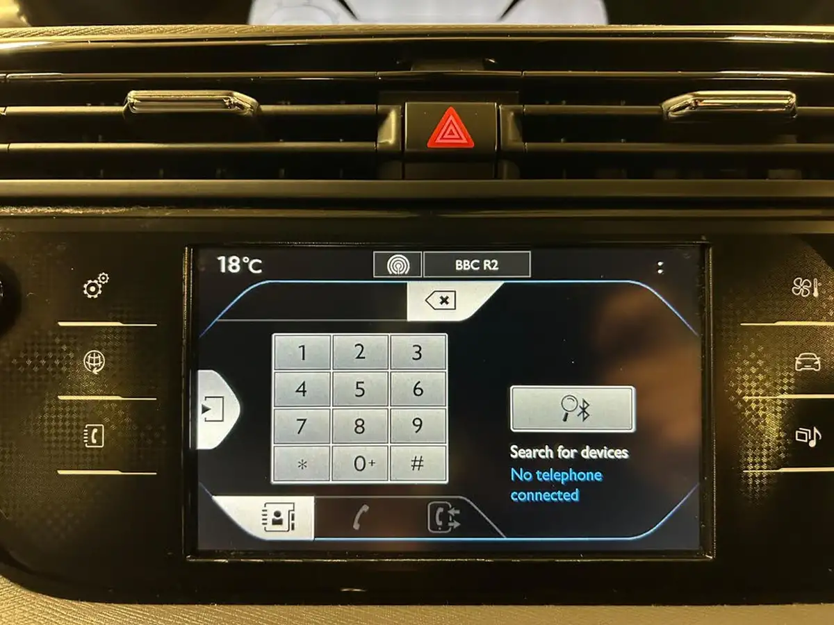 2015-citroen-c4-picasso-16bluehdi-vtr-100ps-big-28