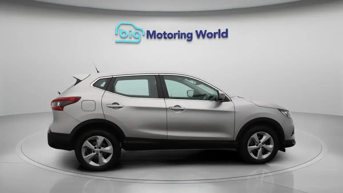 2018-nissan-qashqai-12-dig-t-acenta-big-8