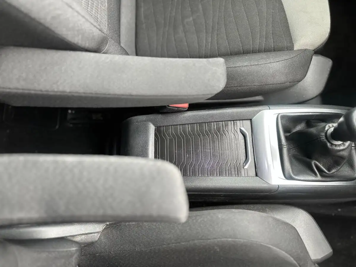 2014-citroen-c4-picasso-16e-hdi-exclusive-big-17
