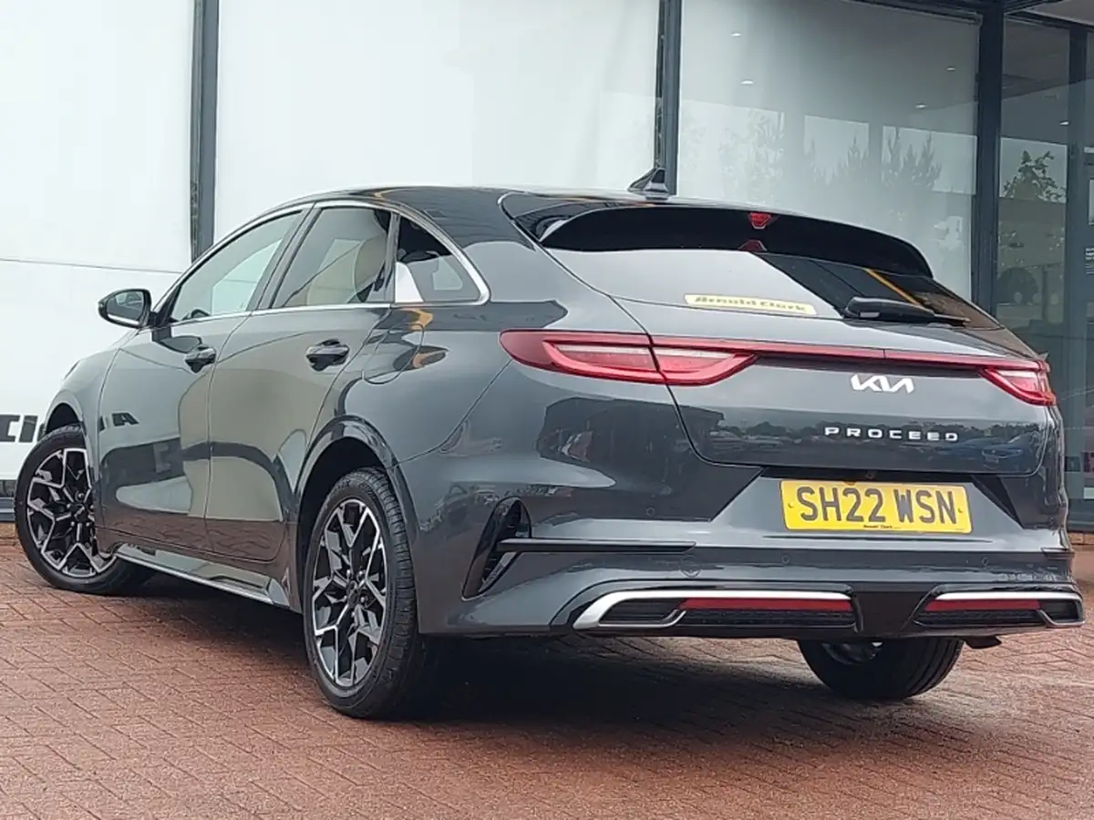 2022-toyota-corolla-18-vvt-i-icon-120bhp-saloon-4d-big-1