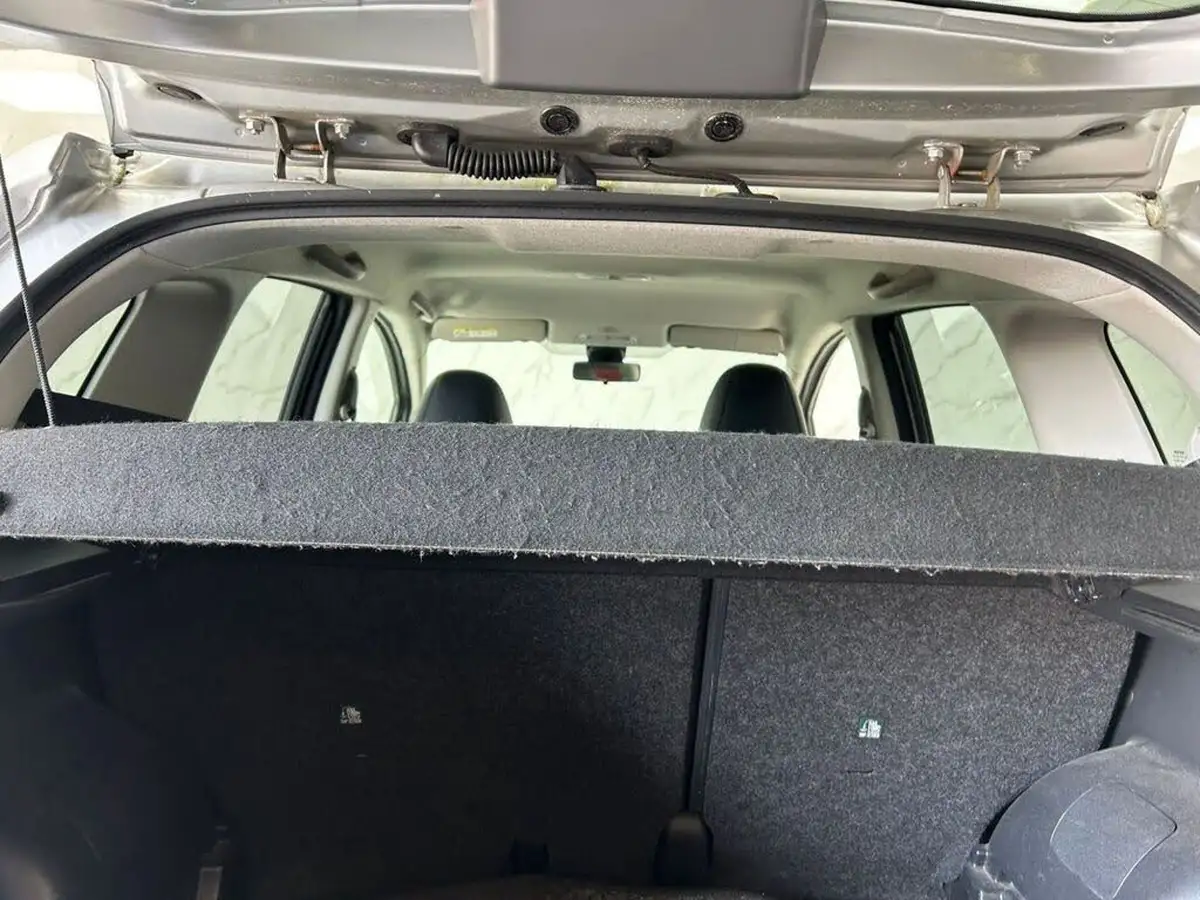 2014-nissan-note-12-tekna-big-17