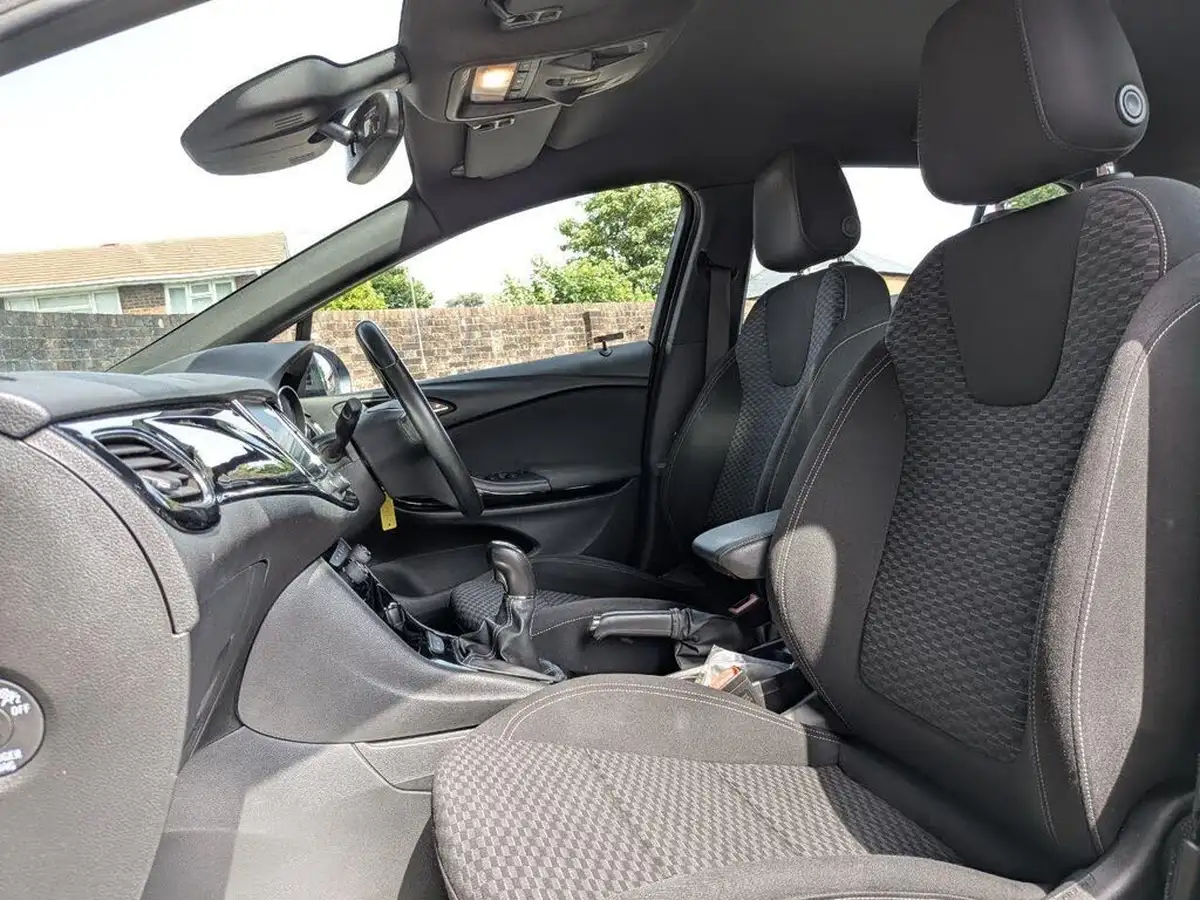 2017-vauxhall-astra-14i-16v-turbo-sri-vx-line-nav-big-45