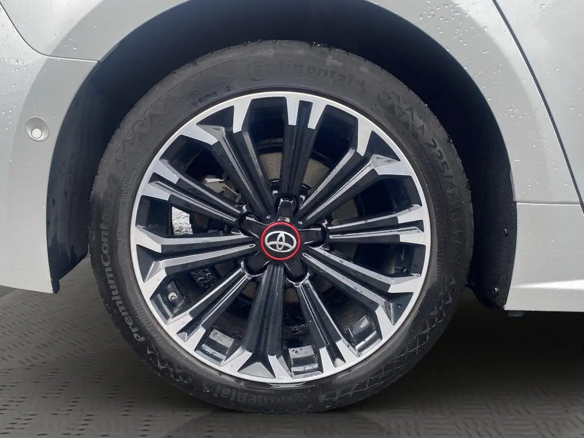 2021-toyota-corolla-18-vvt-i-gr-sport-17in-alloy-wheelstrk-touring-sports-big-31
