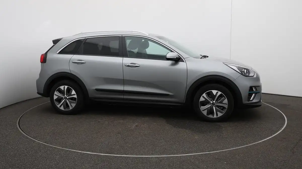 2022-kia-niro-ev-e-2-big-35