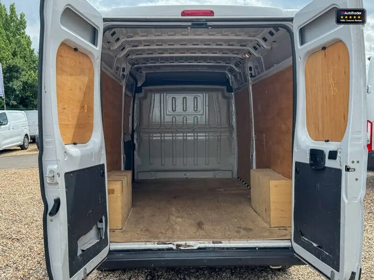 2022-citroen-relay-22bluehdi-35-l3h2-enterprise-panel-big-7