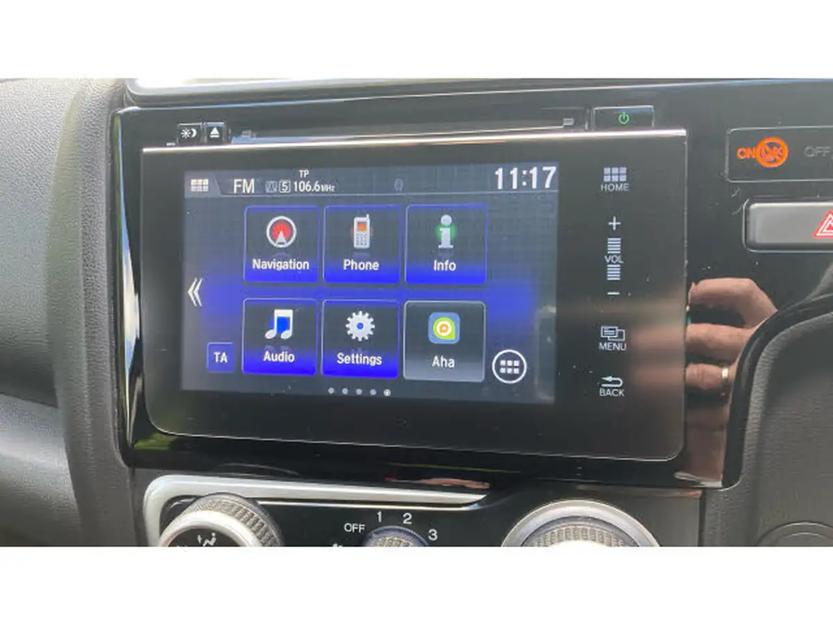 2019-honda-jazz-15-i-vtec-sport-navi-big-27