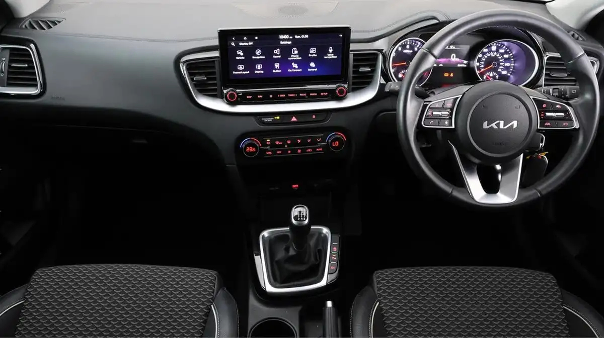 2022-kia-ceed-15-t-gdi-3-sportswagon-big-13