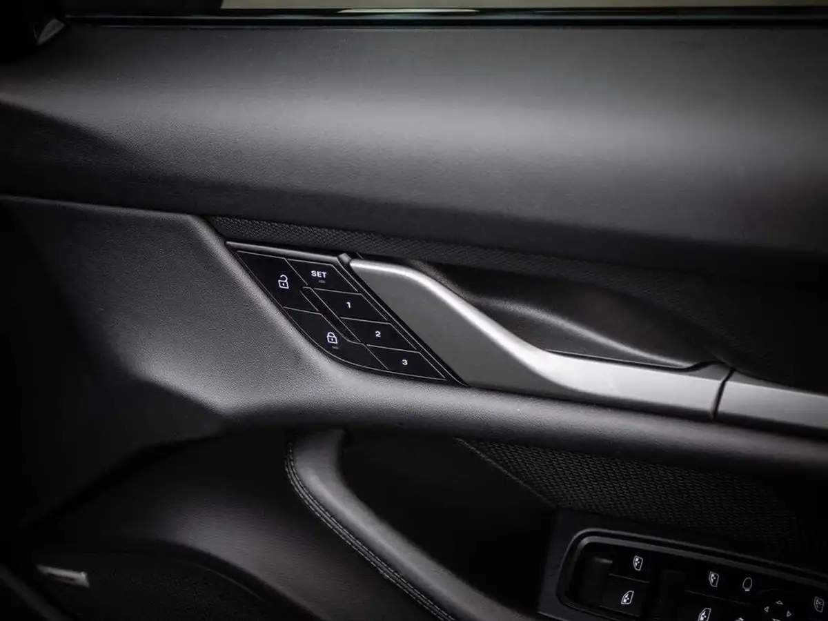 2024-porsche-taycan-e-4s-sport-turismo-544ps-big-25