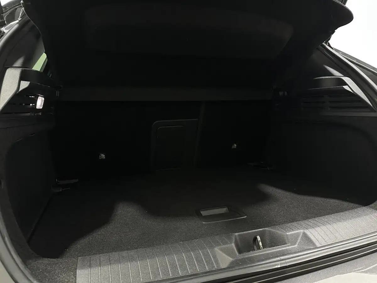 2022-vauxhall-astra-12-turbo-gs-line-hatchback-big-49