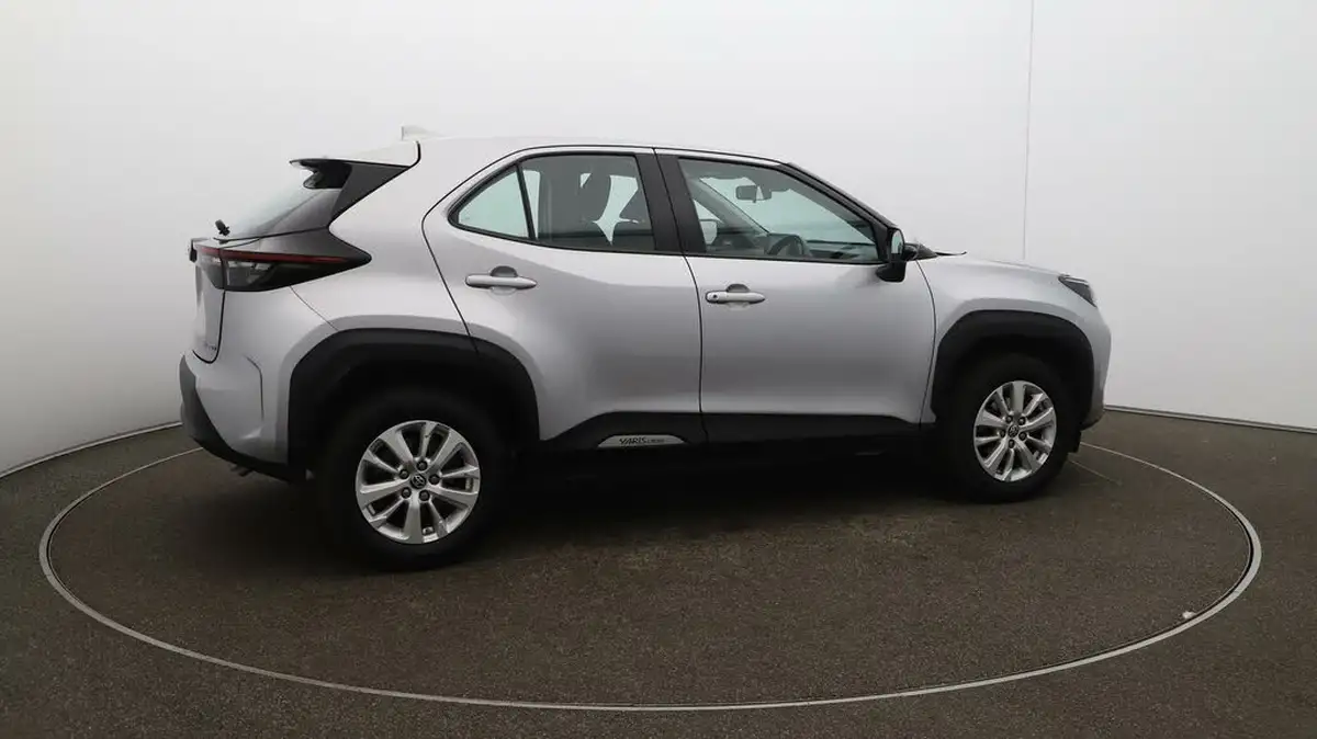 2022-toyota-yaris-cross-15-vvt-i-icon-big-43