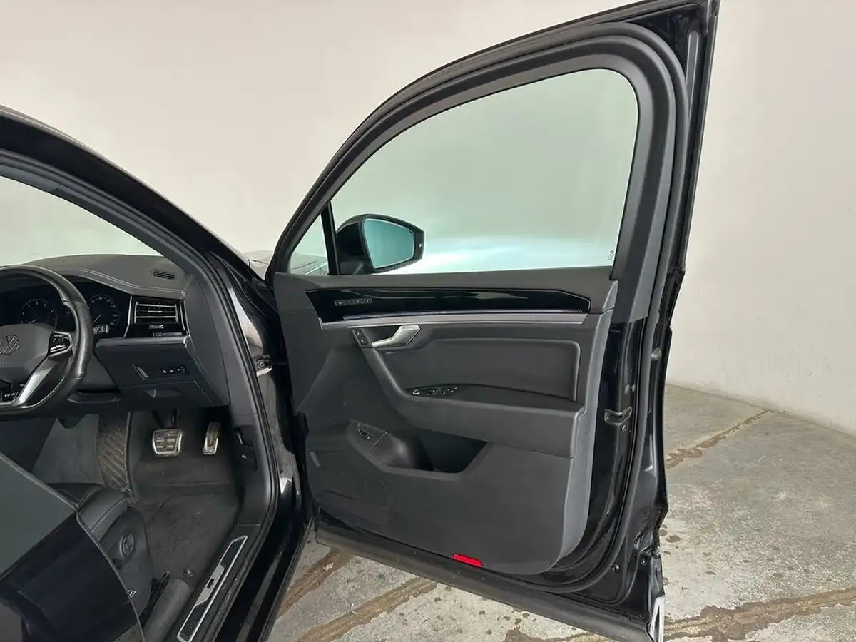 2020-volkswagen-touareg-30tsi-black-edition-big-38