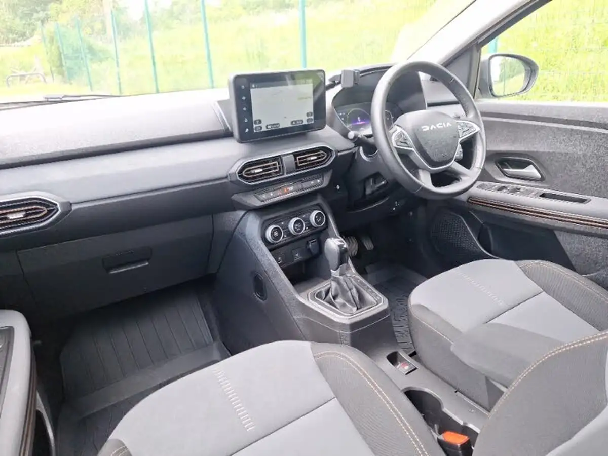 2024-dacia-jogger-16-tce-extreme-big-4