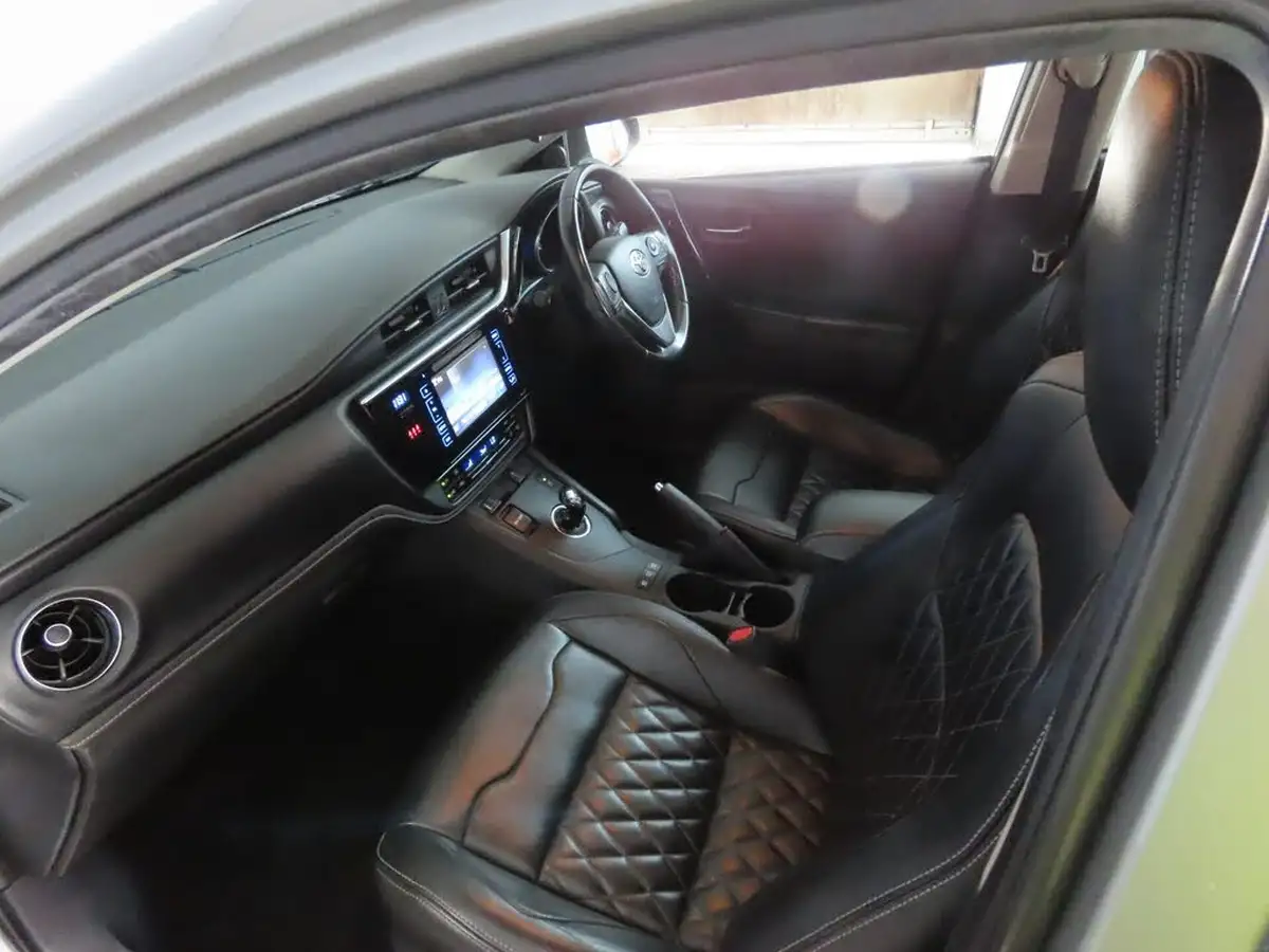 2017-toyota-auris-18-vvt-i-hsd-gb25-tss-leather-big-7