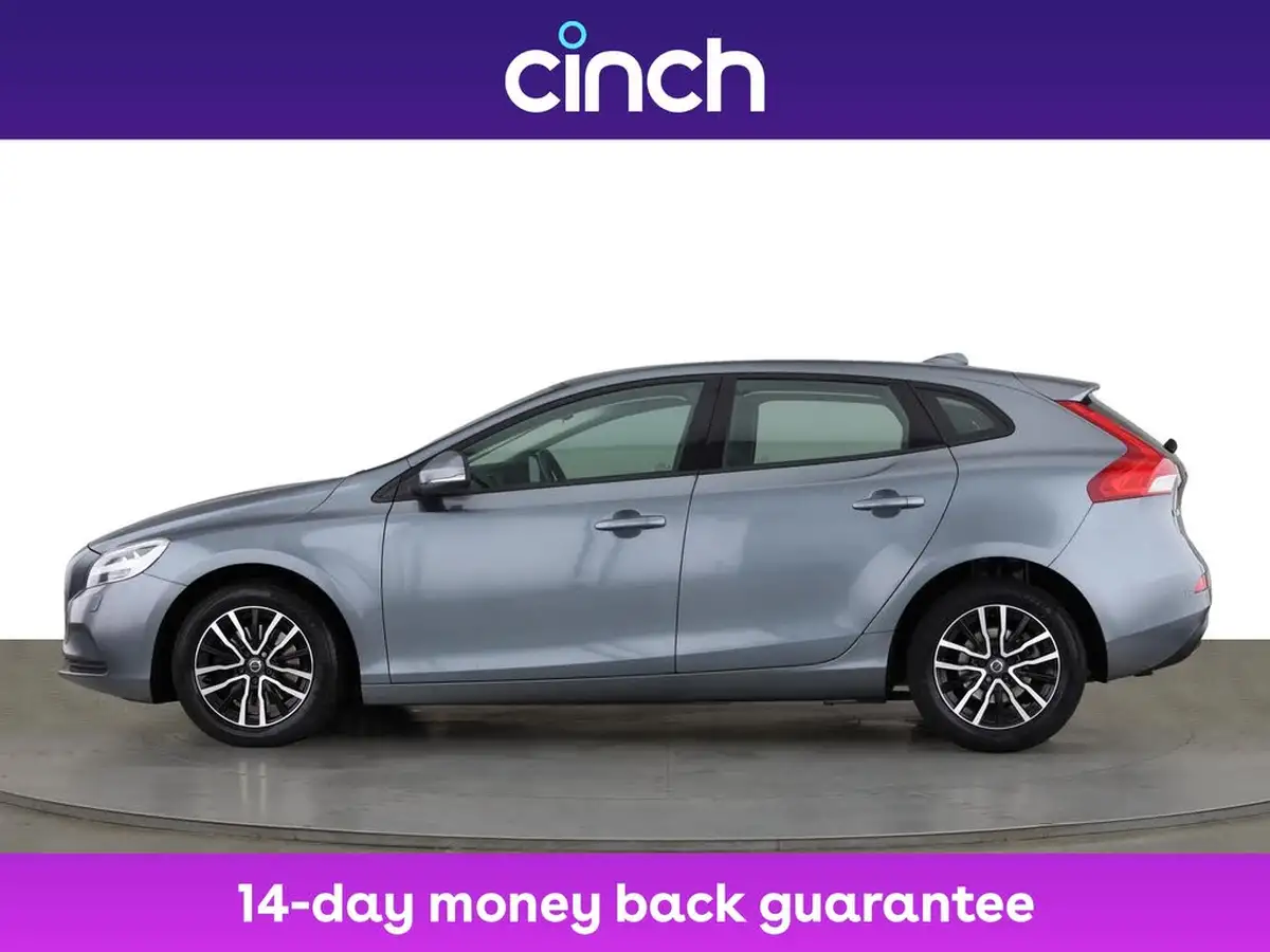 2018-volvo-v40-20-t2-momentum-nav-plus-big-4