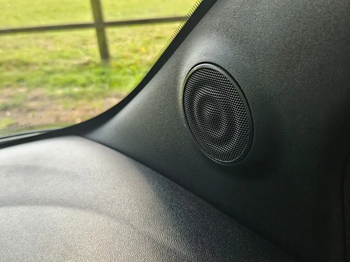 2016-abarth-595-14-tjet-big-38