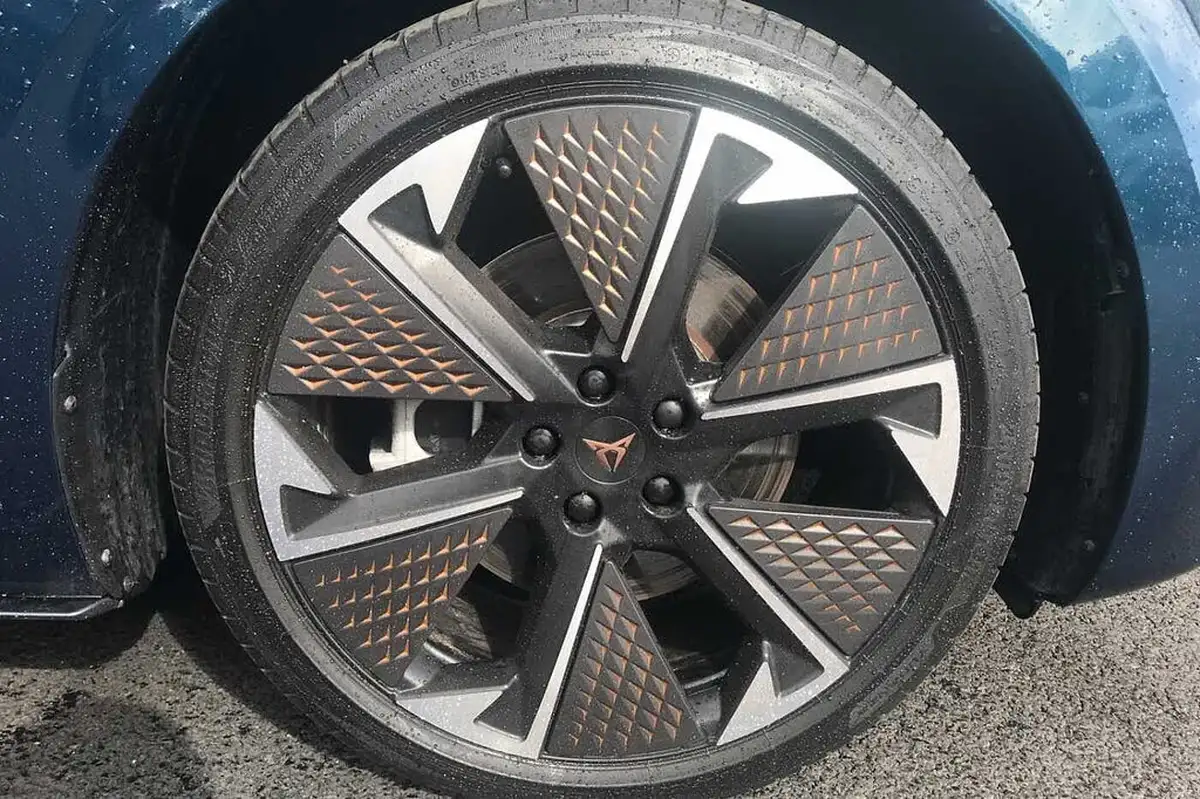 2024-cupra-born-e-v2-edition-big-4