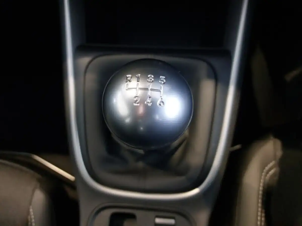 2025-jeep-avenger-12-gse-altitude-big-15