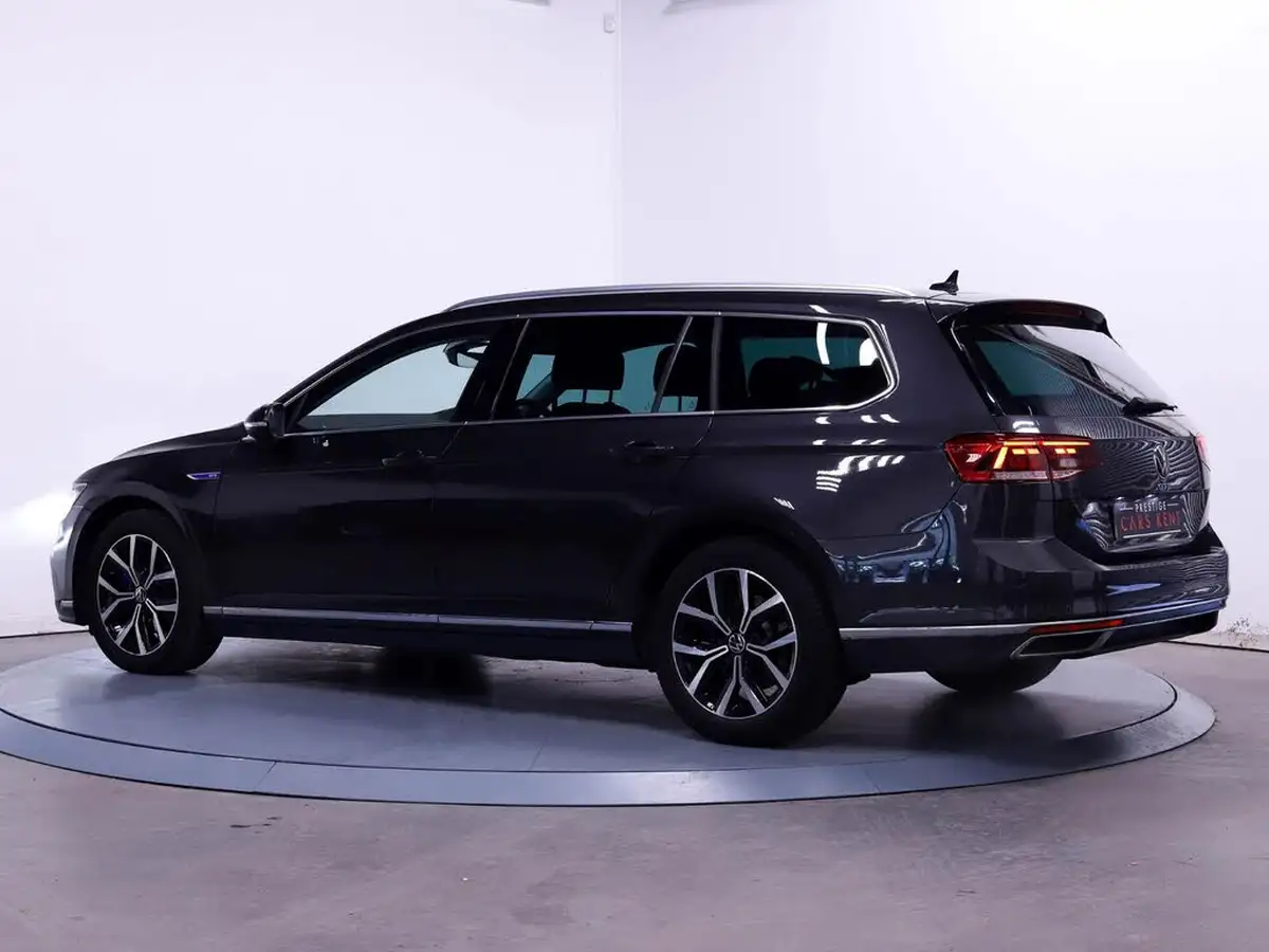2021-volkswagen-passat-14-tsi-gte-estate-5d-big-5