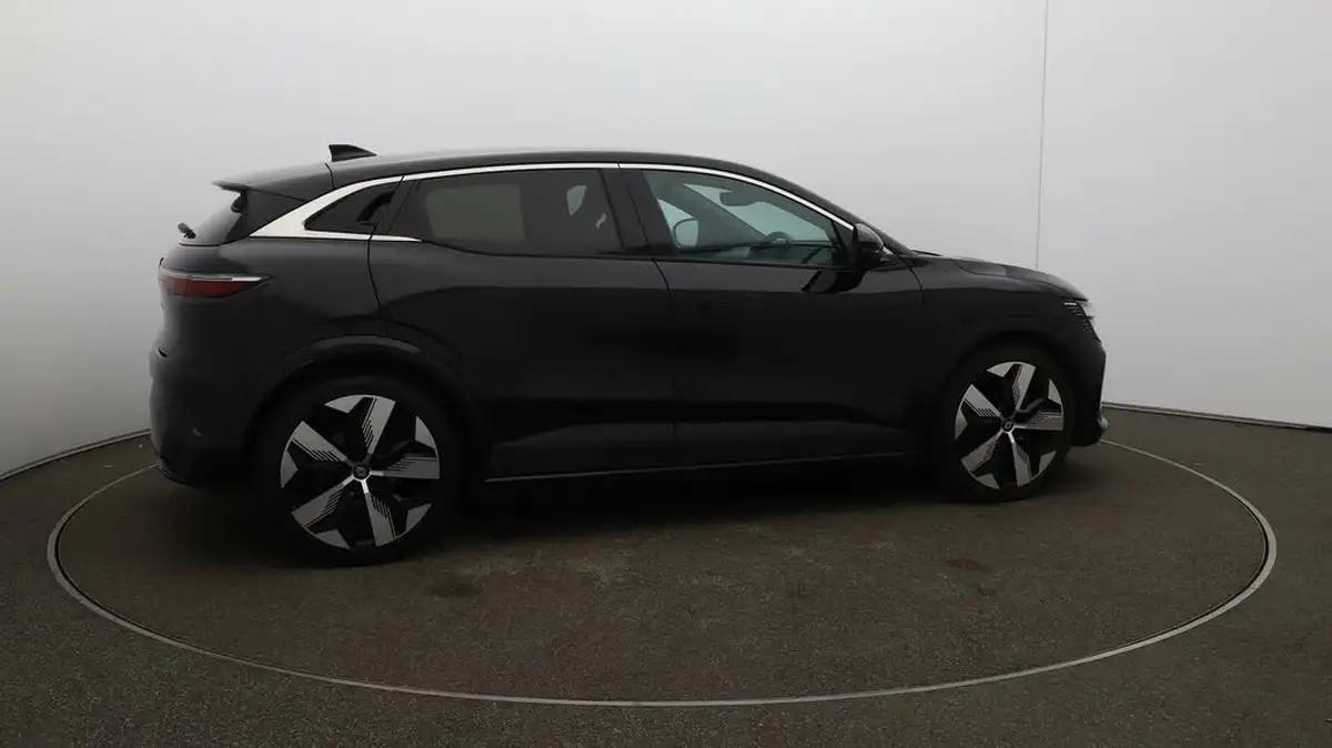 2022-renault-megane-e-tech-e-techno-big-50